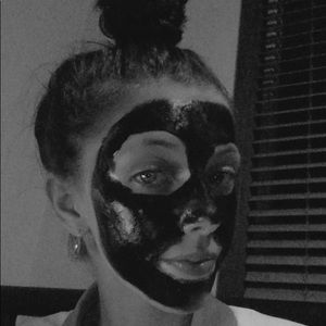 Meet your Posher, Elyse